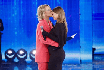 Alessandra Amoroso, il sesto senso di Maria De Filippi: &quot;Ecco come ha scoperto che ero incinta&quot;