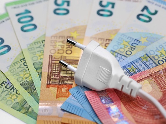 Le aziende piemontesi fanno i conti con i costi dell'energia Le aziende piemontesi fanno i conti con i costi dell'energia