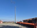 Il palo portantenne nella zona delle scuole di Frossasco