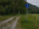 La strada che costeggia il Pellice, la zona dove è avvenuta l’aggressione