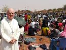 Monsignor Debernardi in Burkina Faso (foto gruppo Fb Acqua nel Sahel) Monsignor Debernardi in Burkina Faso (foto gruppo Fb Acqua nel Sahel)