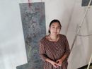 Thanchanok Belforte mentre allestisce la sua opera Thanchanok Belforte mentre allestisce la sua opera