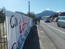 Manifestazione contro le armi e la guerra davanti alla Collins Aerospace a Luserna San Giovanni [VIDEO]