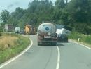 Autobus privato finisce fuori strada e resta bloccato a Candiolo Autobus privato finisce fuori strada e resta bloccato a Candiolo