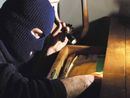 Nichelino, gli rubano dentro l'auto e poi in casa: colto da malore il proprietario
