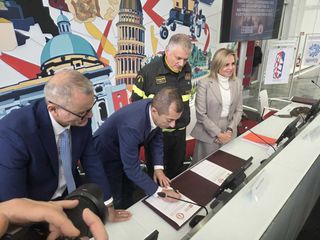 Siglata la convenzione tra Regione Piemonte e vigili del fuoco Siglata la convenzione tra Regione Piemonte e vigili del fuoco