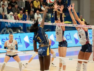 Malual cerca di evitare il muro (Foto di Christian Bosio)