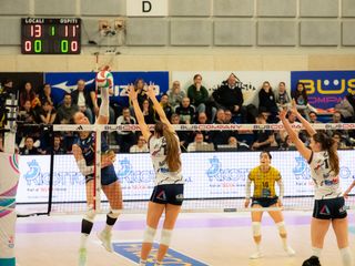 Kindermann schiaccia contro Nervini (foto di Christian Bosio) Kindermann schiaccia contro Nervini (foto di Christian Bosio)