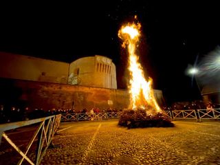 Il ‘falò della libertà’ a Saluzzo Il ‘falò della libertà’ a Saluzzo