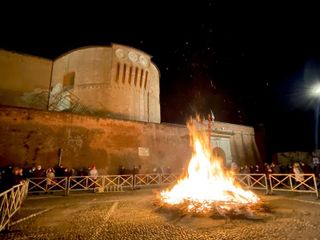 Il ‘falò della libertà’ a Saluzzo Il ‘falò della libertà’ a Saluzzo