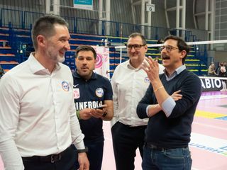 I sorrisi a fine partita (foto di Christian Bosio)