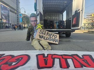 Manifestazione nel centro di Torino contro la guerra Manifestazione nel centro di Torino contro la guerra