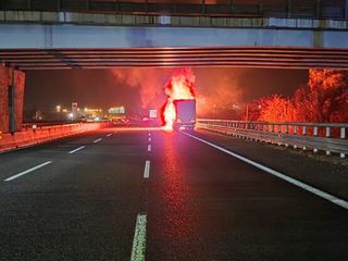 Brucia un tir in tangenziale