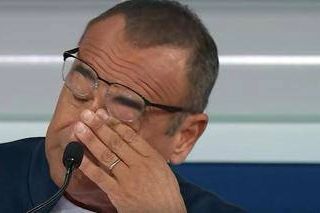 Sanremo 2025, Carlo Conti si commuove parlando della mamma