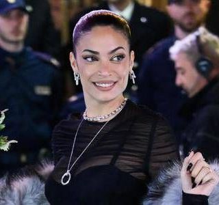 Elodie: &quot;Voto Meloni? Nemmeno se mi tagliano la mano&quot;