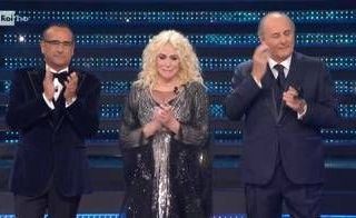 Sanremo 2025, il tributo a Frizzi: Clerici e Scotti in lacrime