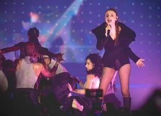 Sanremo 2025, Annalisa chi è: la cantante in duetto con Giorgia su Skyfall