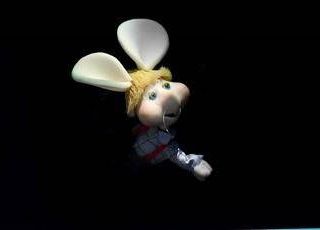 Sanremo 2025, chi è Leo Valli: ecco la voce di Topo Gigio in duetto con Lucio Corsi