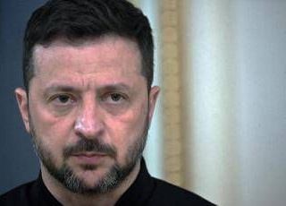 Ucraina-Russia, nuovo scambio di prigionieri. Zelensky: "Raid continuano, Putin non vuole fermare la guerra" Ucraina-Russia, nuovo scambio di prigionieri. Zelensky: "Raid continuano, Putin non vuole fermare la guerra"