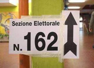 Elezioni comunali, urne aperte: occhi puntati su Genova, Ravenna, Taranto e Matera Elezioni comunali, urne aperte: occhi puntati su Genova, Ravenna, Taranto e Matera