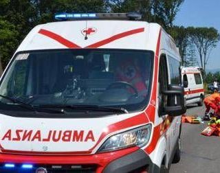 Incidente a Lucca, scooter travolto da un'auto a Capannori: muore ragazza di 17 anni Incidente a Lucca, scooter travolto da un'auto a Capannori: muore ragazza di 17 anni