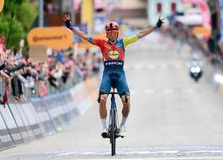 Giro d'Italia, Carlos Verona vince quindicesima tappa. Del Toro sempre in rosa Giro d'Italia, Carlos Verona vince quindicesima tappa. Del Toro sempre in rosa