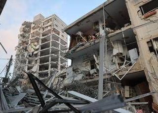 Israele-Iran, nuova notte di raid: Teheran colpisce Tel Aviv e Gerusalemme. Trump: "Colpiremo, se attaccati"