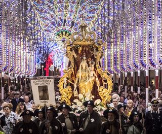 Nel weekend torna Cuneo Illuminata con la corsa sotto le luci, l'infiorata e la processione della Madonna del Carmine