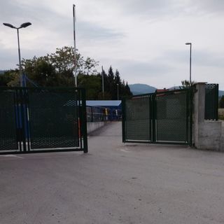 La porta aperta ieri sera all’ecoisola di Luserna San Giovanni