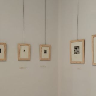 ‘Un filo estatico’ lega otto nuovi giovani incisori a Torre Pellice