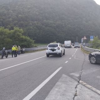 Frontale a Villar Perosa tra auto e moto