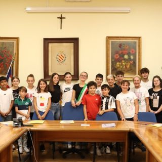 Il Consiglio comunale delle Ragazze e dei Ragazzi di Villafranca Piemonte (Foto di Enrico Grande)