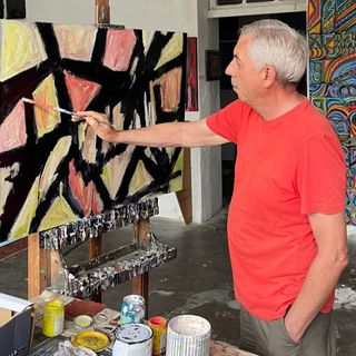 Massimo Tosco è pronto a strappare circa 150 tra i suoi disegni per Emergency