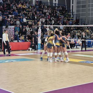 Volley A1/F: Bergamo passeggia al Pala Bus Company