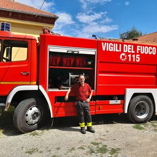 L’ultimo saluto in caserma: così i vigili del fuoco rendono omaggio a Cristiano Magnano