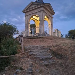 L’impegno di ‘Vivi La Rocca’ a dispetto dei vandali dei gradini della Rocca