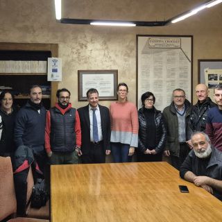 I nuovi rappresentanti con al centro il sindaco Luca Salvai e la vice Francesca Costarelli