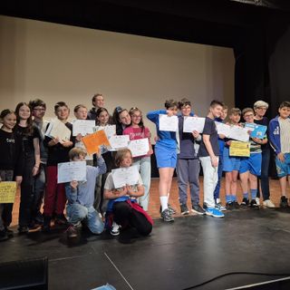 Eletti e candidati al Consiglio comunale dei ragazzi durante la cerimonia del 15 aprile