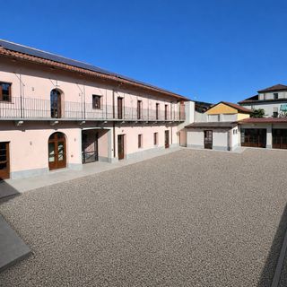 Pannelli fotovoltaici e nuovo impianto di riscaldamento per il centro polivalente di Piscina