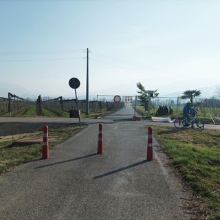 Il tratto asfaltato, ma ancora chiuso