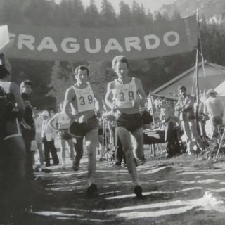 Da sinistra Roby e Renè Jallà a una Tre Rifugi di 40 anni fa, con partenza dal Rifugio Barbara di Bobbio Pellice