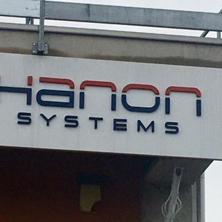 Insegna Hanon Systems Campiglione Fenile