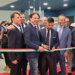 Antonio Graziano taglia il nastro per inaugurare il nuovo polo