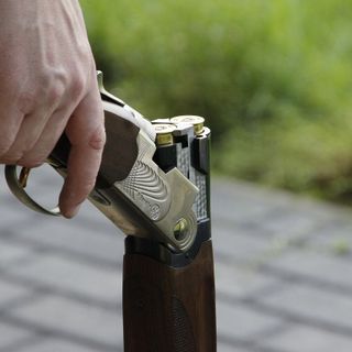 Cacciava in una zona di ripopolamento del Pinerolese: un uomo finisce nei guai