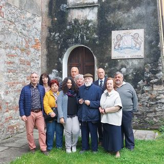 I componenti di Luserna Avanti con il loro candidato sindaco Celeste Martina