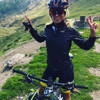 ‘Vie rosa’ per portare le donne in mountain bike nel Pinerolese