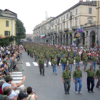 (Foto del raggruppamento del 2005)