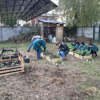 Dall’emergenza sanitaria all’Engim di Pinerolo è nato un orto didattico, che aiuta i ragazzi a crescere