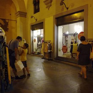 Pinerolo da domani avrà un muro che “scalderà” chi ne ha bisogno