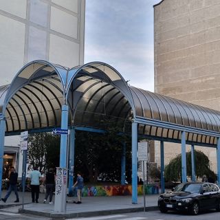 I portici blu all’incrocio tra via Buniva e via Chiappero